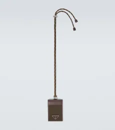 Tarjetero Prada Speedrock de Re-Nylon con correa Tarjetero Prada Speedrock de Re-Nylon con correa