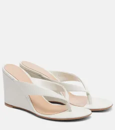 Tongs compensées en cuir