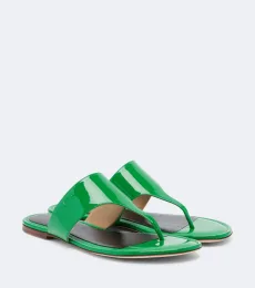 Tongs en cuir verni Tongs en cuir verni