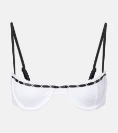 Top de bikini con bordado inglés Top de bikini con bordado inglés