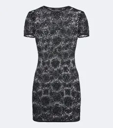 Vestido corto de encaje floral con lentejuelas Vestido corto de encaje floral con lentejuelas