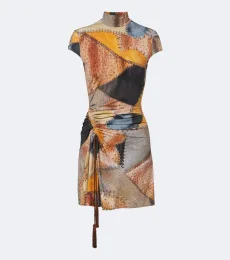 Vestido corto trompe lœil fruncido Vestido corto trompe lœil fruncido
