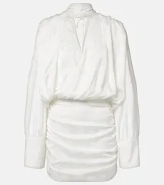 Vestido de novia de satén con pañuelo Vestido de novia de satén con pañuelo