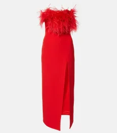 Vestido midi con plumas Vestido midi con plumas