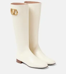 VLogo Signature leather boots