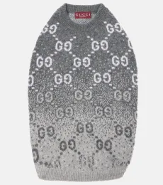 Wool jacquard dog sweater Wool jacquard dog sweater