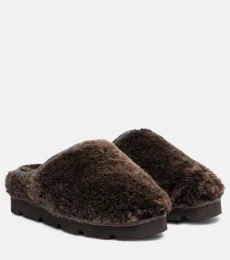 Zapatos slip-on de borrego con cuentas Monili Zapatos slip-on de borrego con cuentas Monili