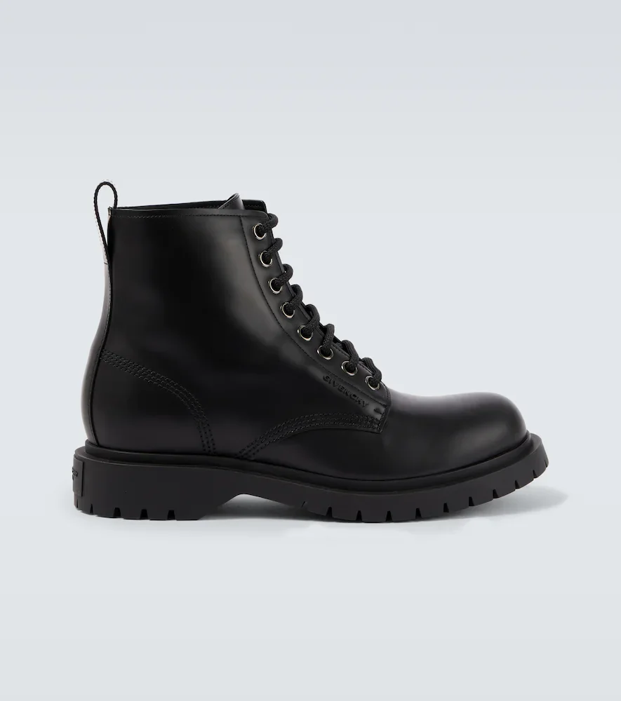 Botas con cordones de piel