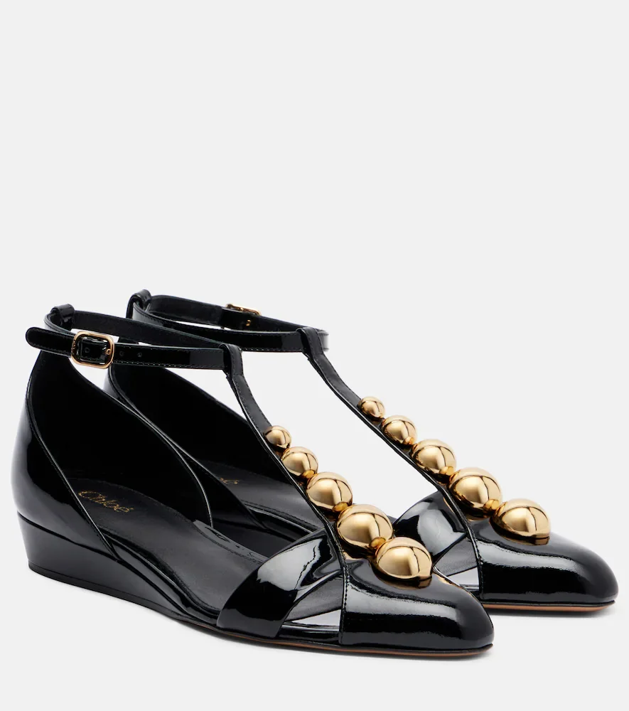 Chloà Cleia studded patent leather wedges