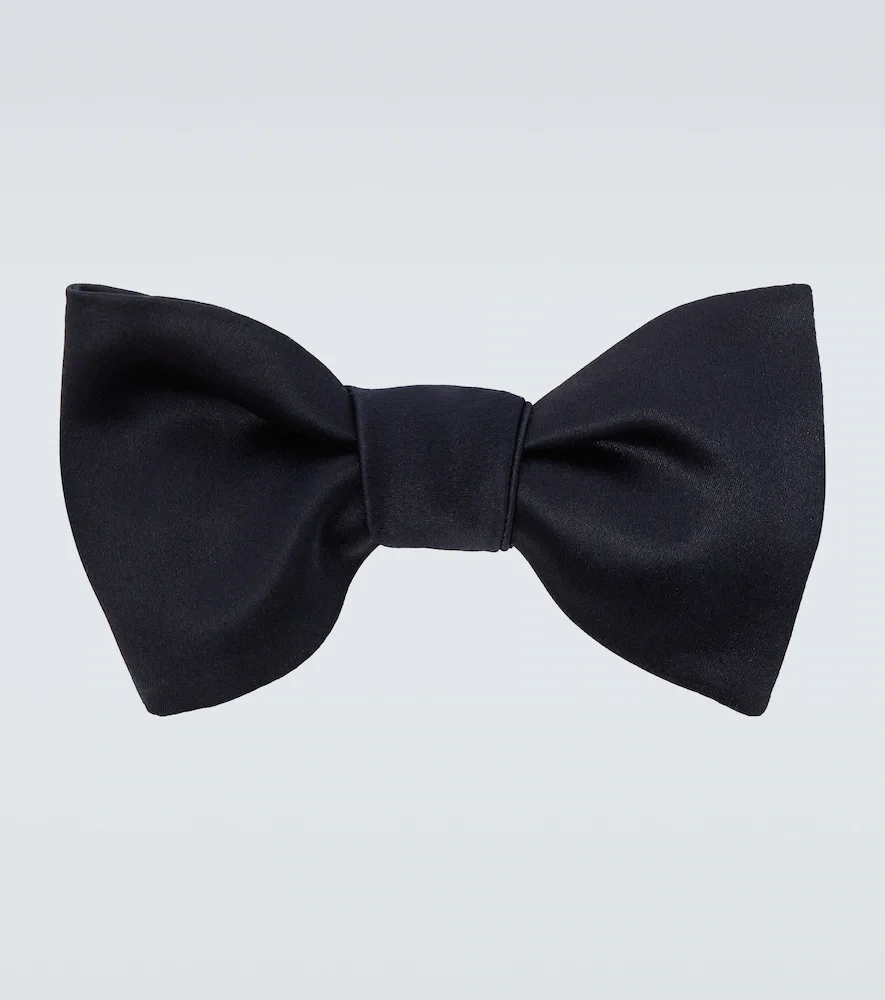 Cotton and silk satin bow tie