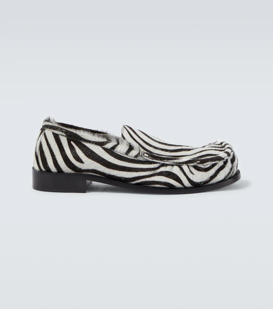 Mocasines de pelo de becerro estampados