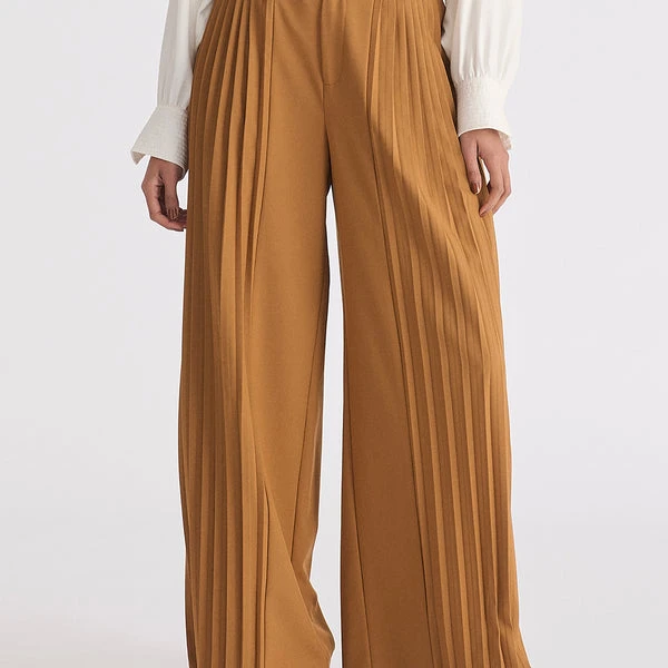 Pleated wide leg trousers