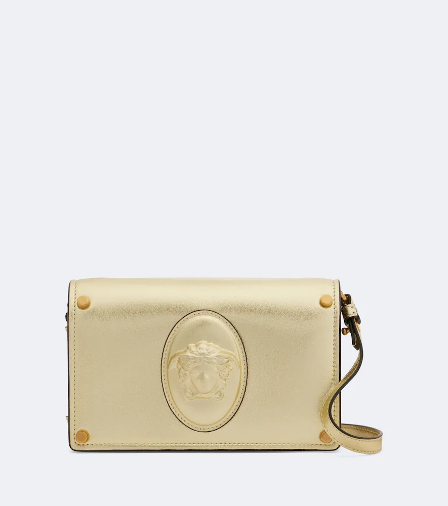 Pochette Medusa Small en cuir métallisé