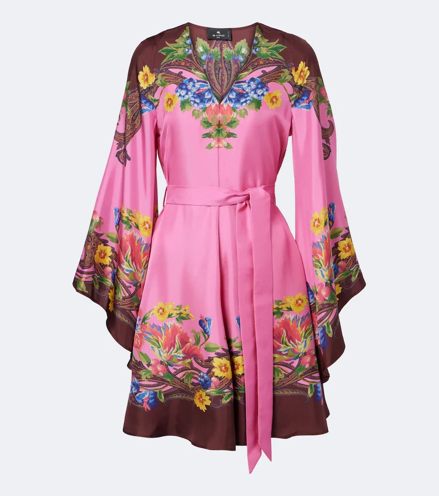 Robe en satin de soie à fleurs