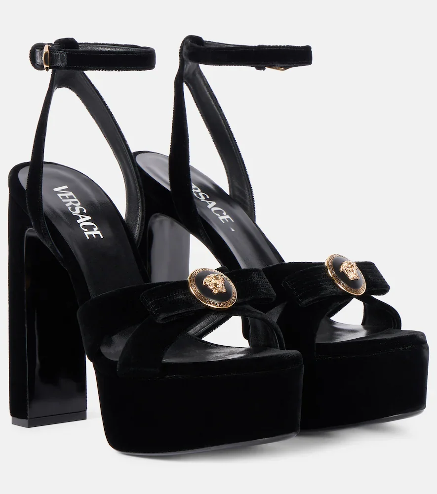 Sandalias con plataforma Medusa de terciopelo