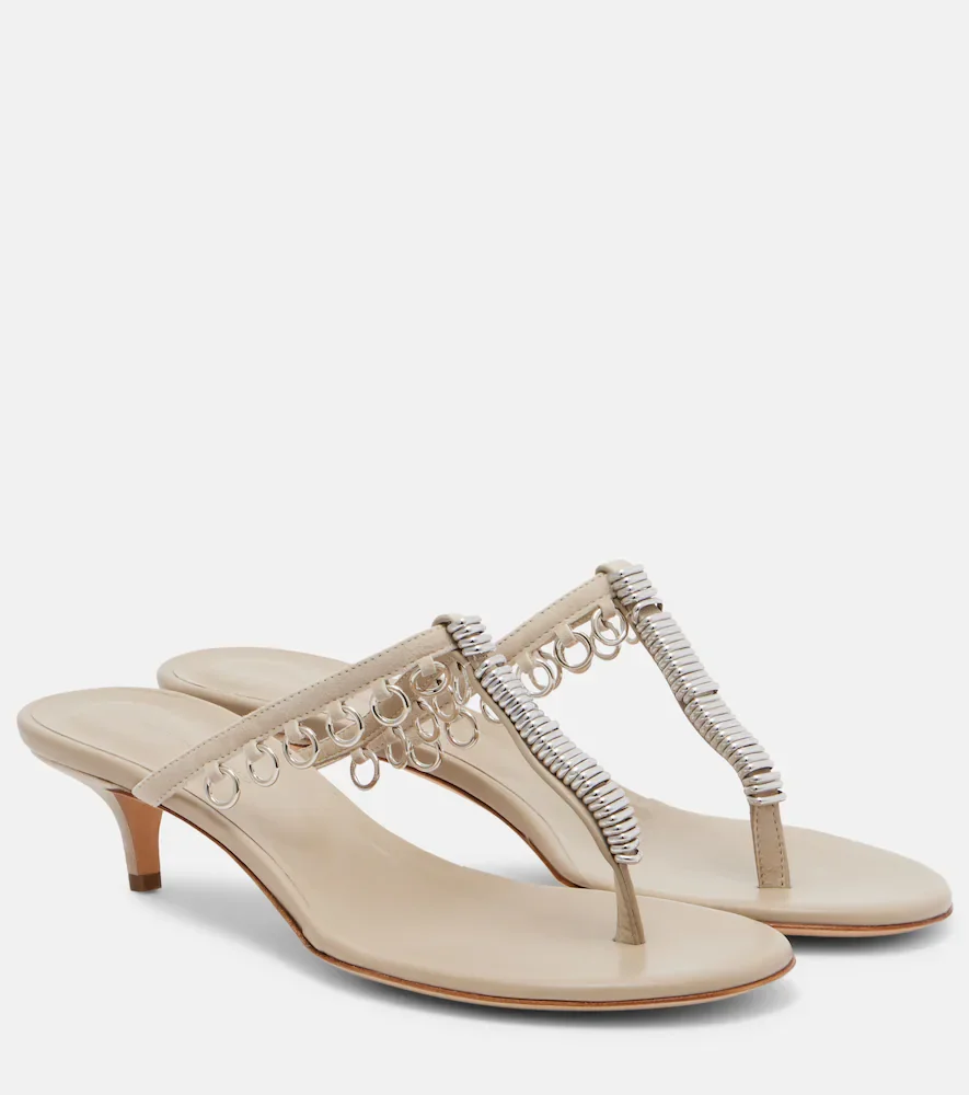 Sandalias de piel adornadas