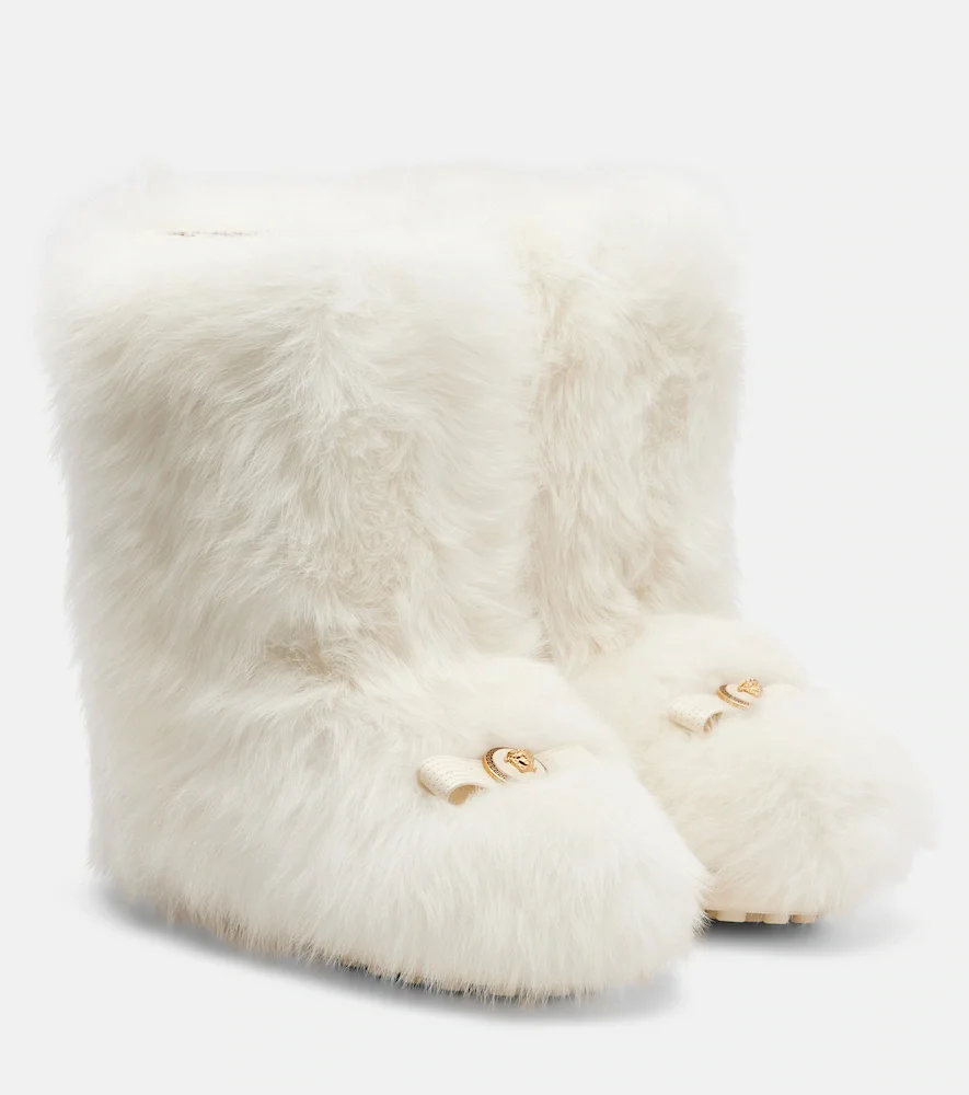 Shearling boots