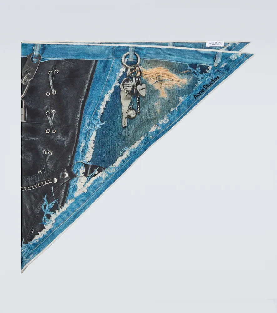 Trompe l'Åil silk scarf