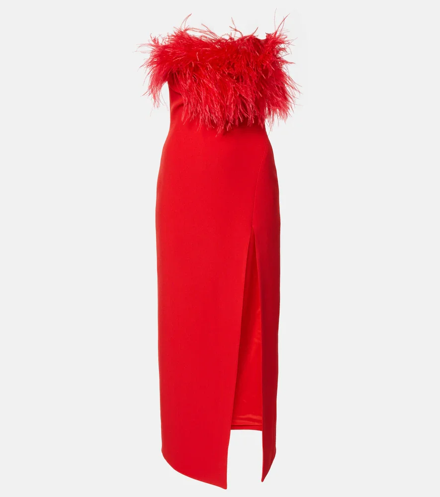 Vestido midi con plumas