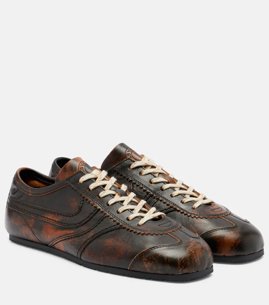 Zapatillas de piel con efecto desgastado
